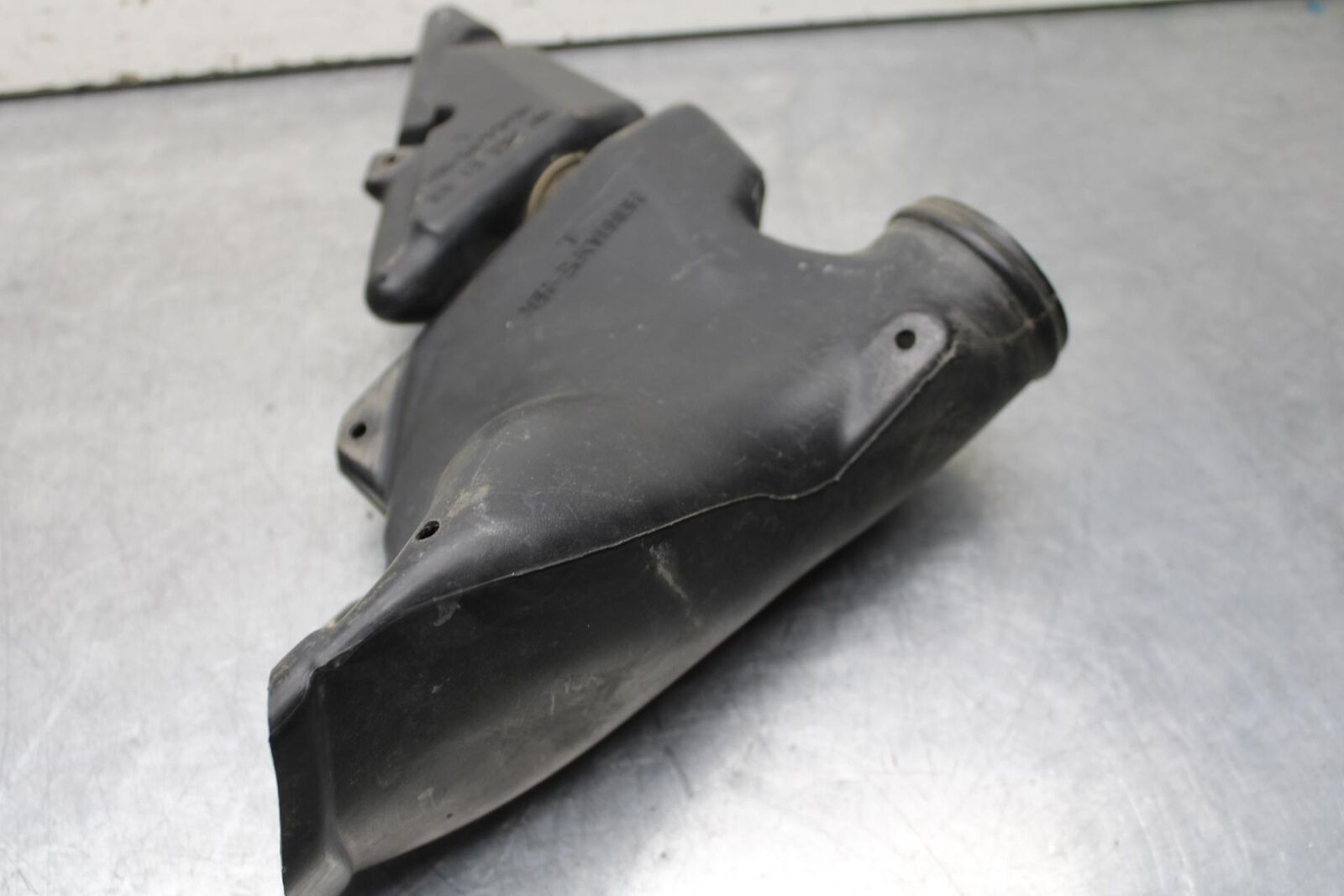 03-04 HONDA CBR600RR LEFT AIR INTAKE DUCT TUBE BB628