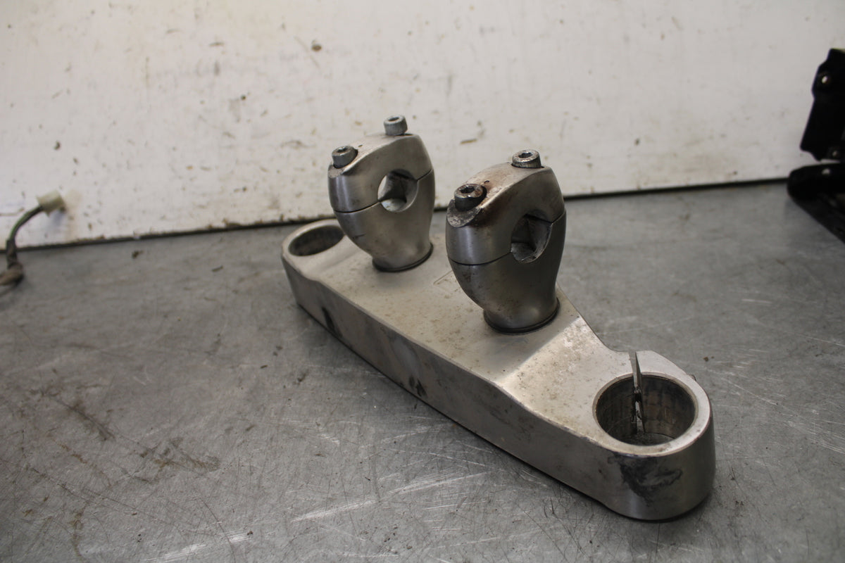 05-09 SUZUKI BOULEVARD C90 FORKS UPPER TRIPLE TREE CLAMP BB692