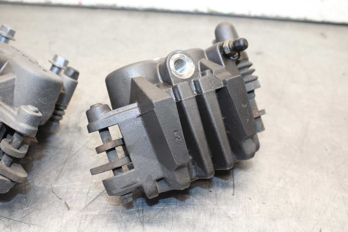 12-17 KAWASAKI ER-6N Z650 RIGHT LEFT FRONT BRAKE CALIPER SET PAIR CALIPERS BB709
