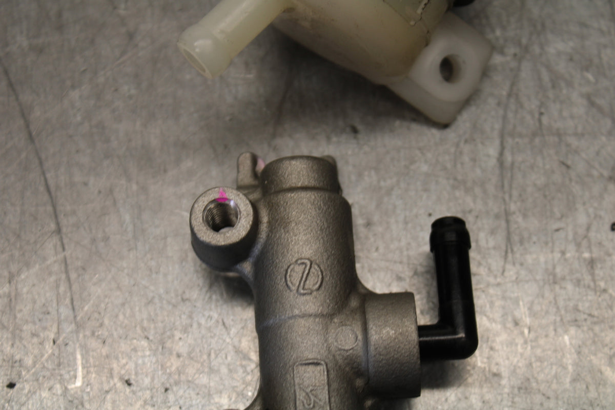 12-17 KAWASAKI ER-6N Z650 REAR BACK BRAKE MASTER CYLINDER W RESERVOIR BB709