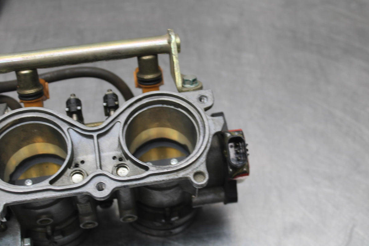 05-06 HONDA CBR600RR MAIN FUEL INJECTORS / THROTTLE BODIES BB624