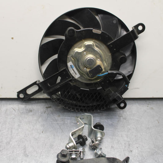 18 SUZUKI GSXR750 ENGINE RADIATOR COOLING FAN 17800-14J01 BB80