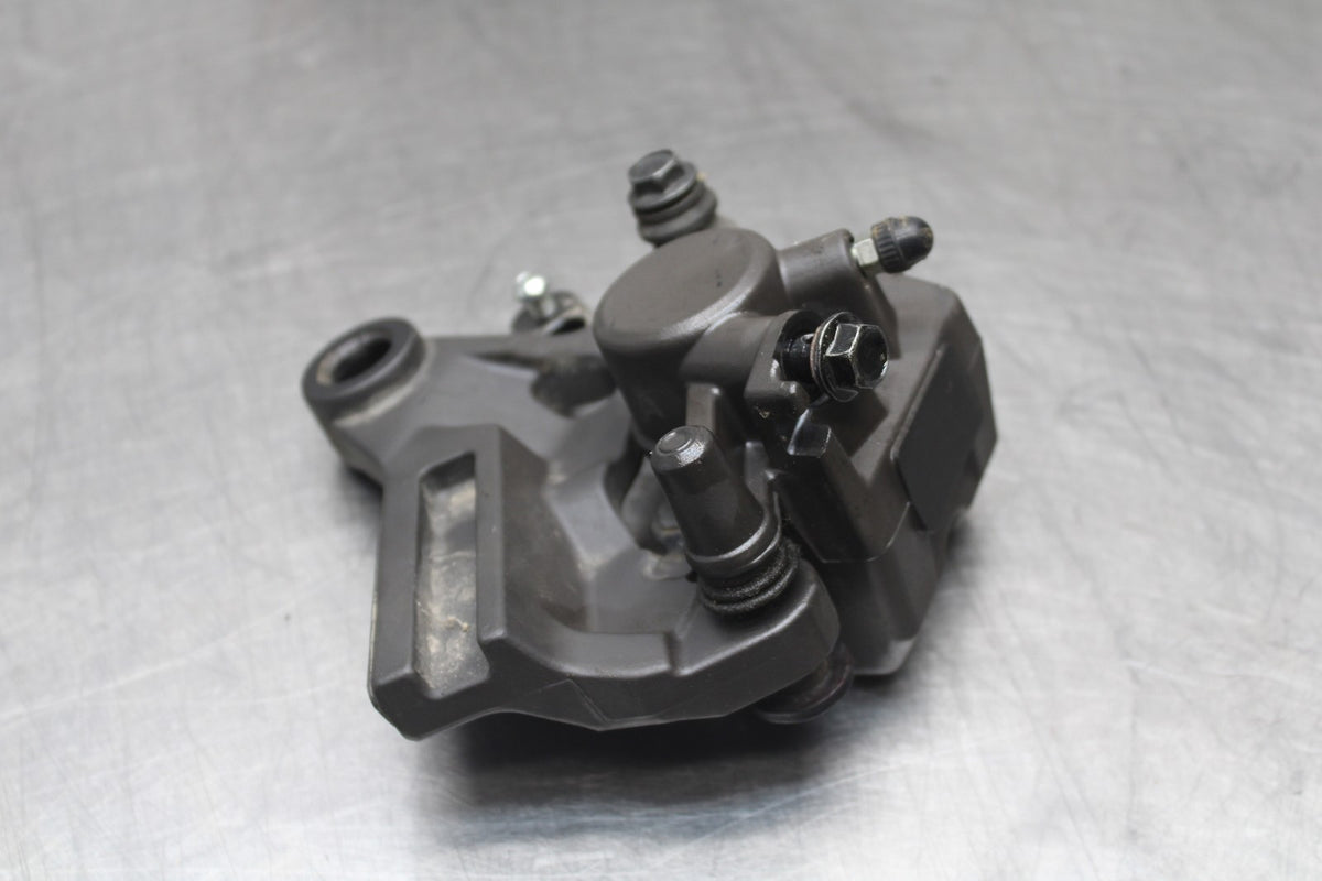 23 YAMAHA YZF R3 REAR BACK BRAKE CALIPER W MOUNT BRACKET BB806