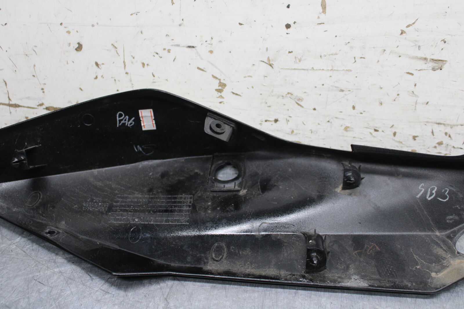19-22 KAWASAKI Z400 LEFT REAR BACK TAIL FAIRING COWL SHROUD BB738