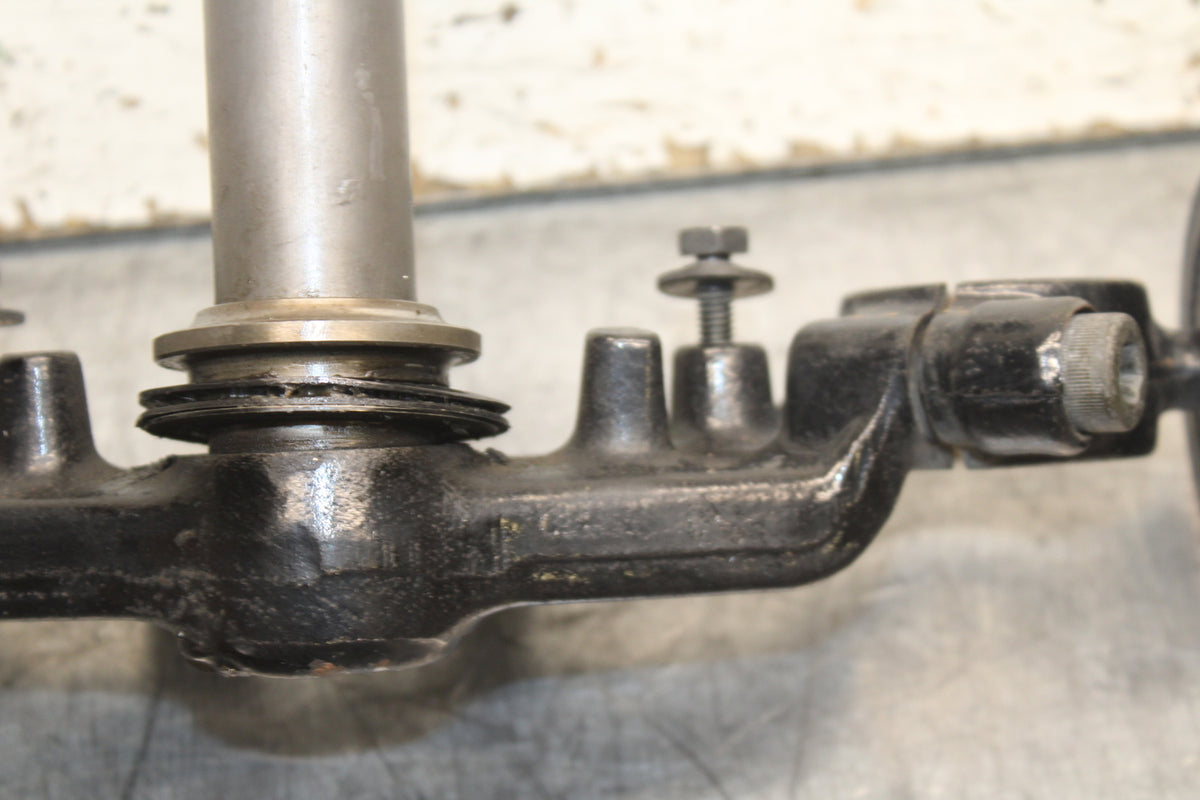 79-82 HONDA CB650 FRONT FORKS CLAMP LOWER TRIPLE TREE STEM BB107