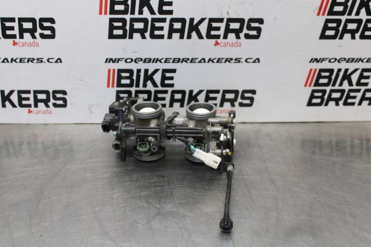 12-16 KAWASAKI NINJA 650 EX650F ABS MAIN FUEL INJECTORS / THROTTLE BODIES  BB860