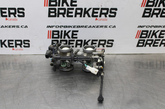 12-16 KAWASAKI NINJA 650 EX650F ABS MAIN FUEL INJECTORS / THROTTLE BODIES  BB860