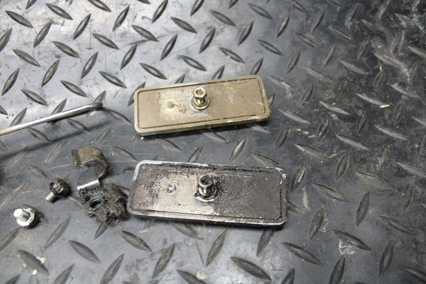 84-85 YAMAHA VIRAGO 1000 REFLECTOR GARNISH MARKER BB173