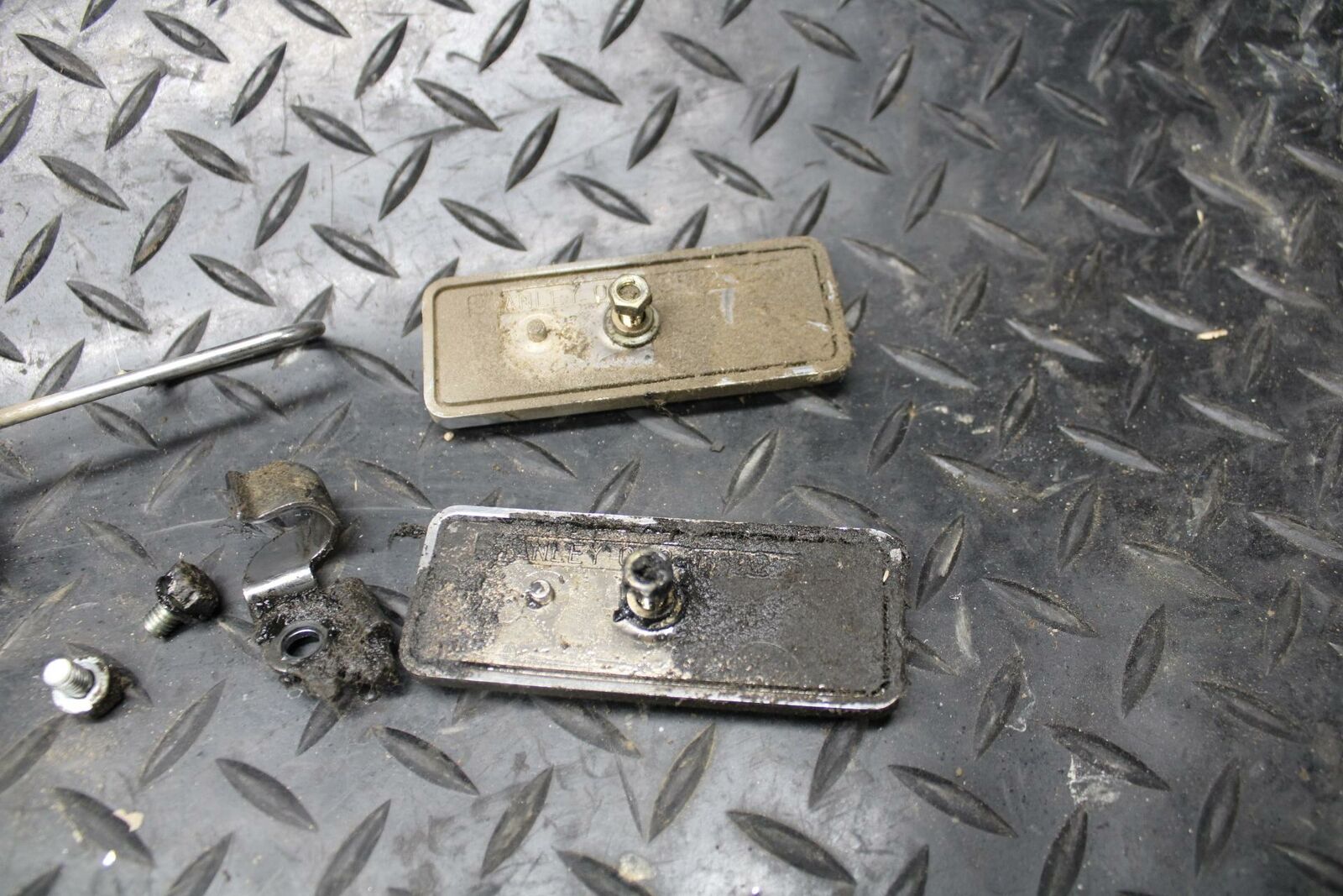 84-85 YAMAHA VIRAGO 1000 REFLECTOR GARNISH MARKER BB173