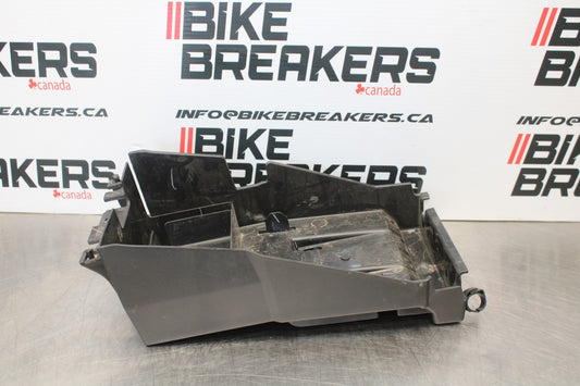 18-23 KAWASAKI NINJA 400 EX400 ABS REAR UNDERTAIL BATTERY TRAY PLASTIC BB192