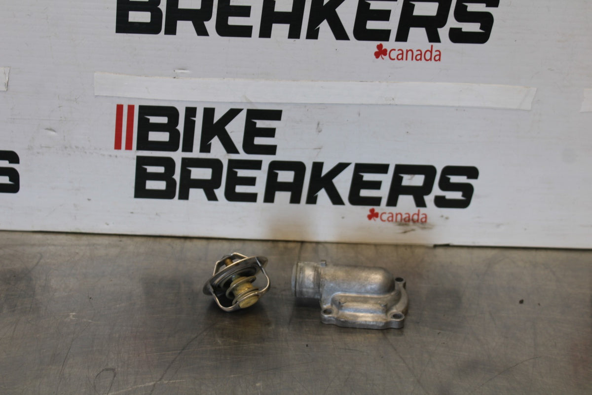 20-22 KAWASAKI NINJA ZX6R THERMOSTAT W HOUSING ASSEMBLY BB884