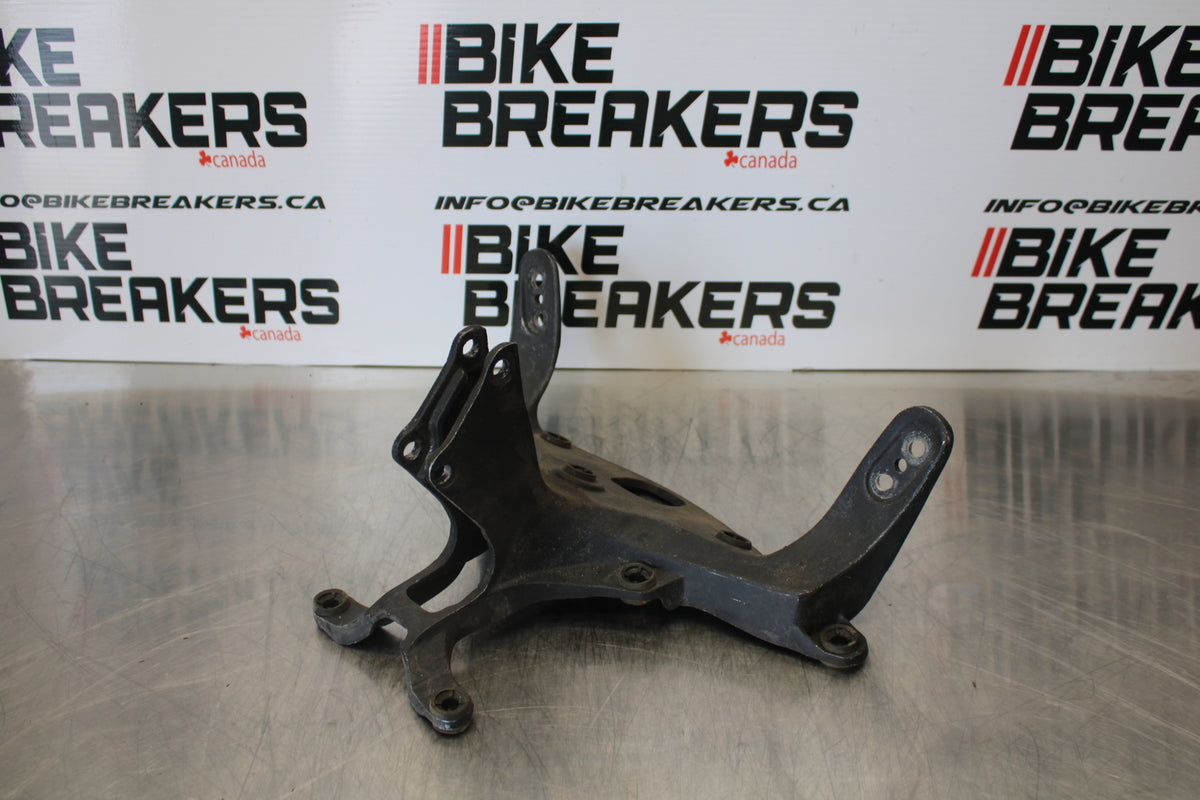 07-08 YAMAHA YZF R1 UPPER FAIRING MIRROR GAUGES STAY BRACKET BB160