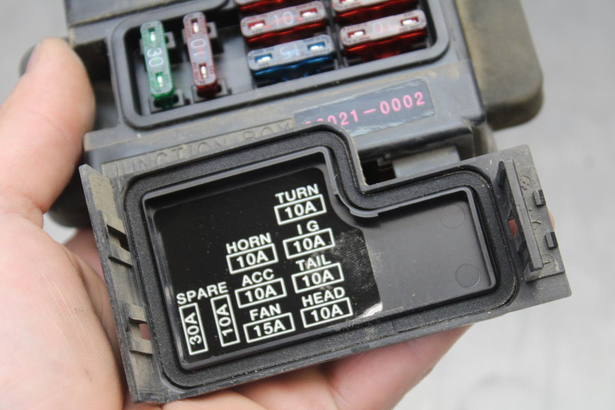 08 KAWASAKI VULCAN 1600 VN1600D NOMAD FUSE BOX JUNCTION BOX BB904