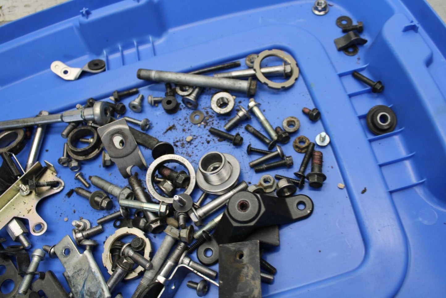 2008 Kawasaki Ninja ZX10R LEFTOVER MOUNTING BOLTS HARDWARE MOTOR SCREWS BB524