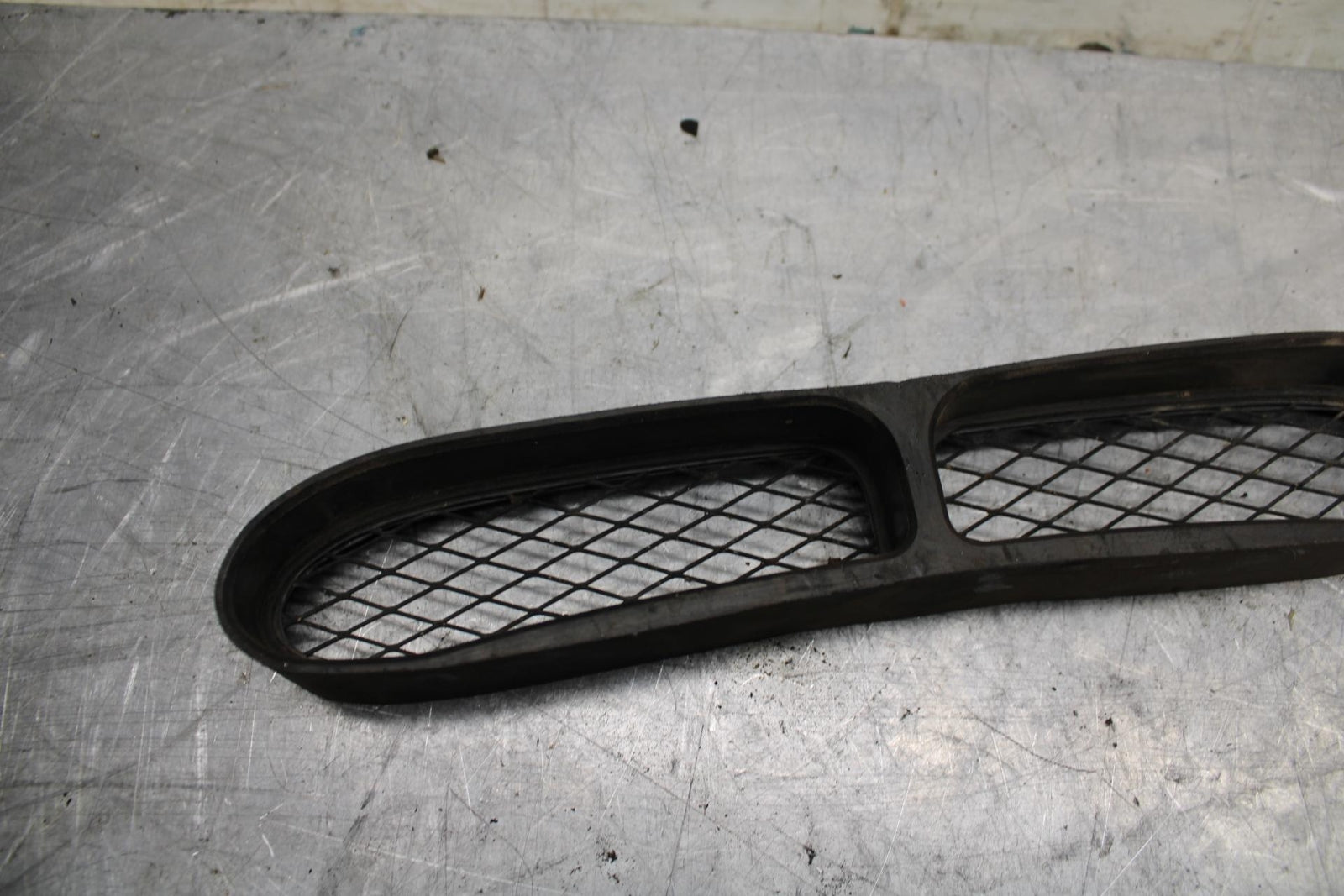 03 KAWASAKI ZX12R AIR INTAKE GRILL BB472