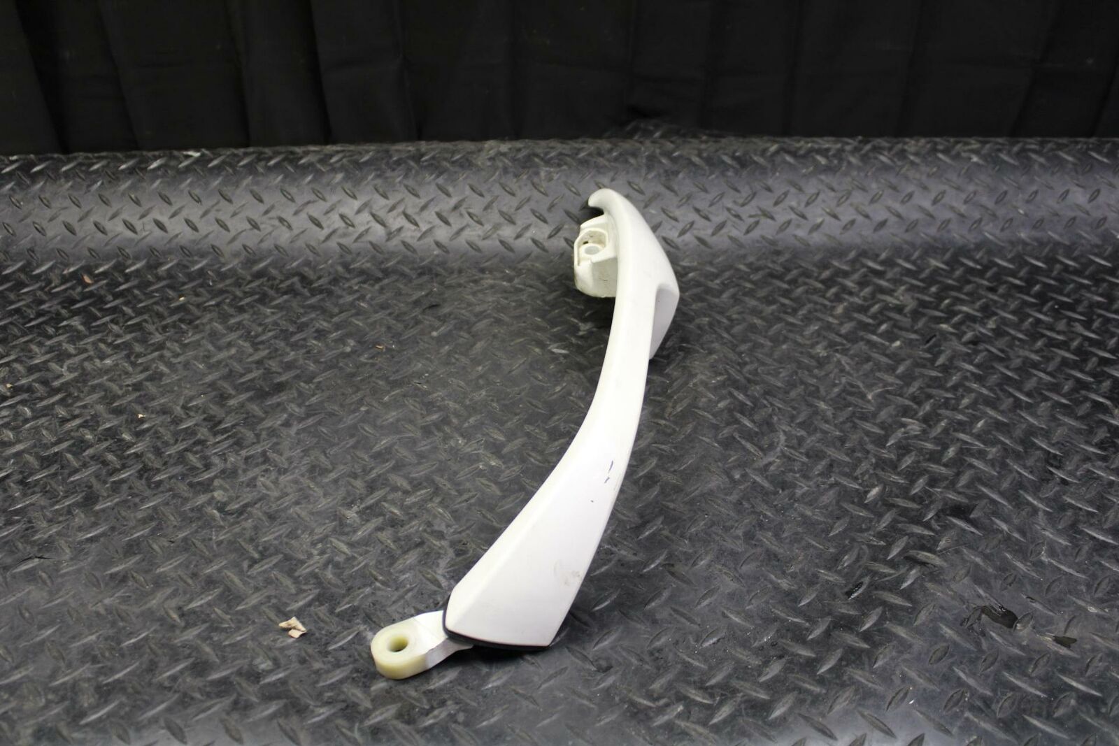07 SUZUKI BURGMAN 650 RIGHT PASSENGER REAR SEAT GRAB BAR HANDLE BB183
