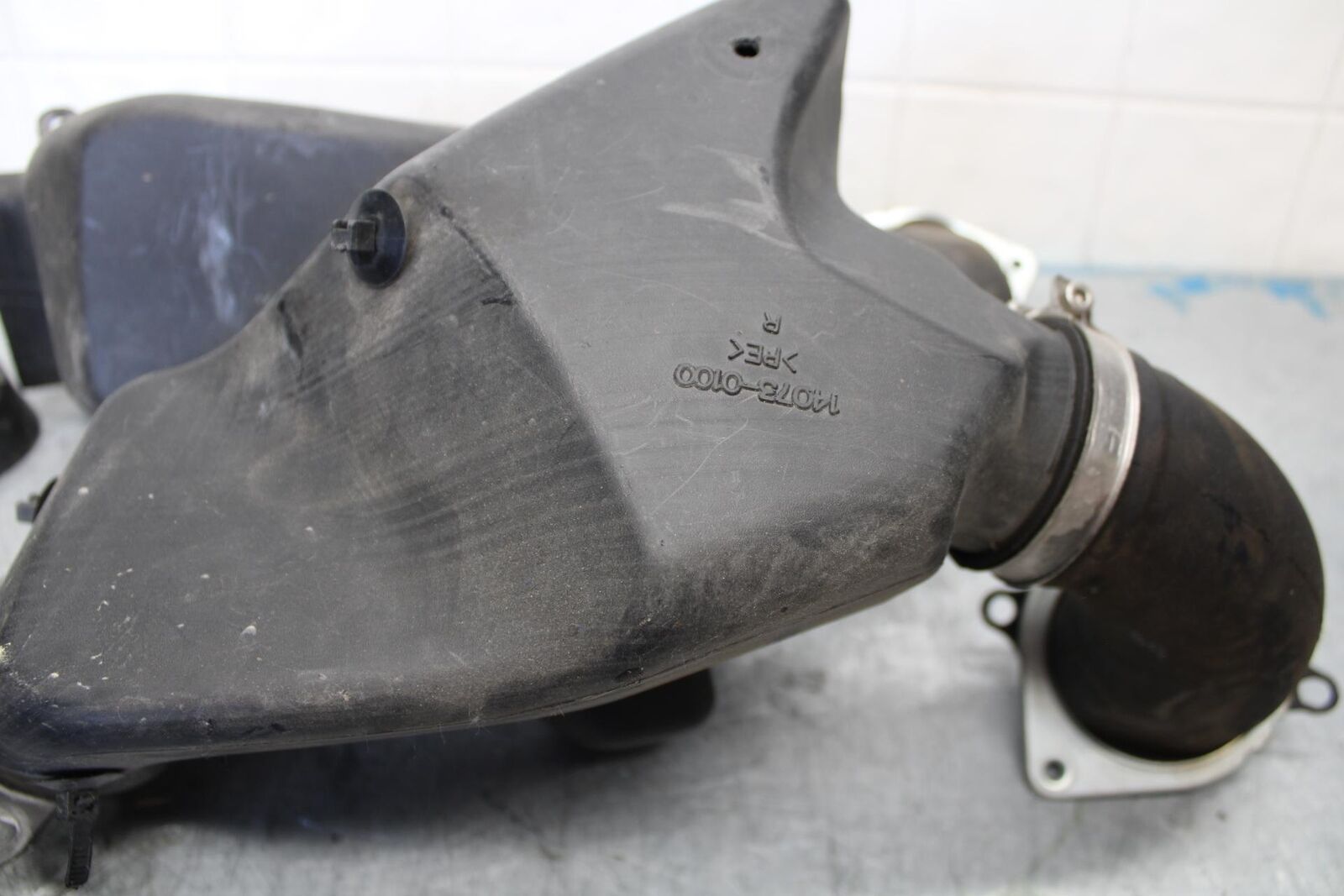 06-07 KAWASAKI NINJA ZX14R RIGHT LEFT AIR INTAKE DUCTS bb433