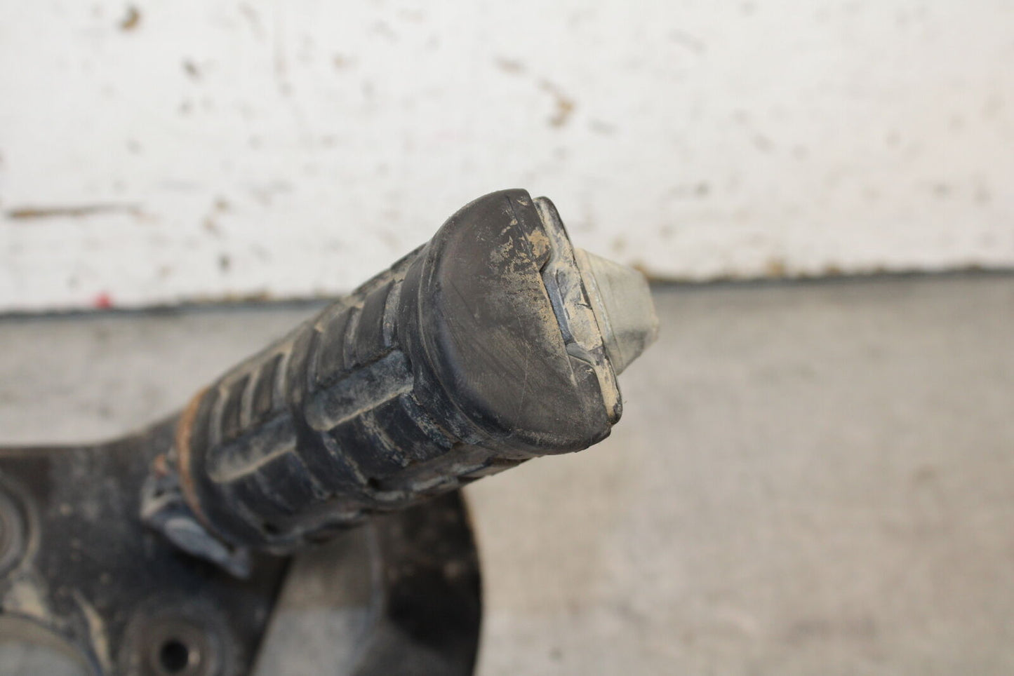 16-17 KAWASAKI VULCAN S 650 EN650 ABS LEFT FRONT FOOT REST PEG STEP BB731