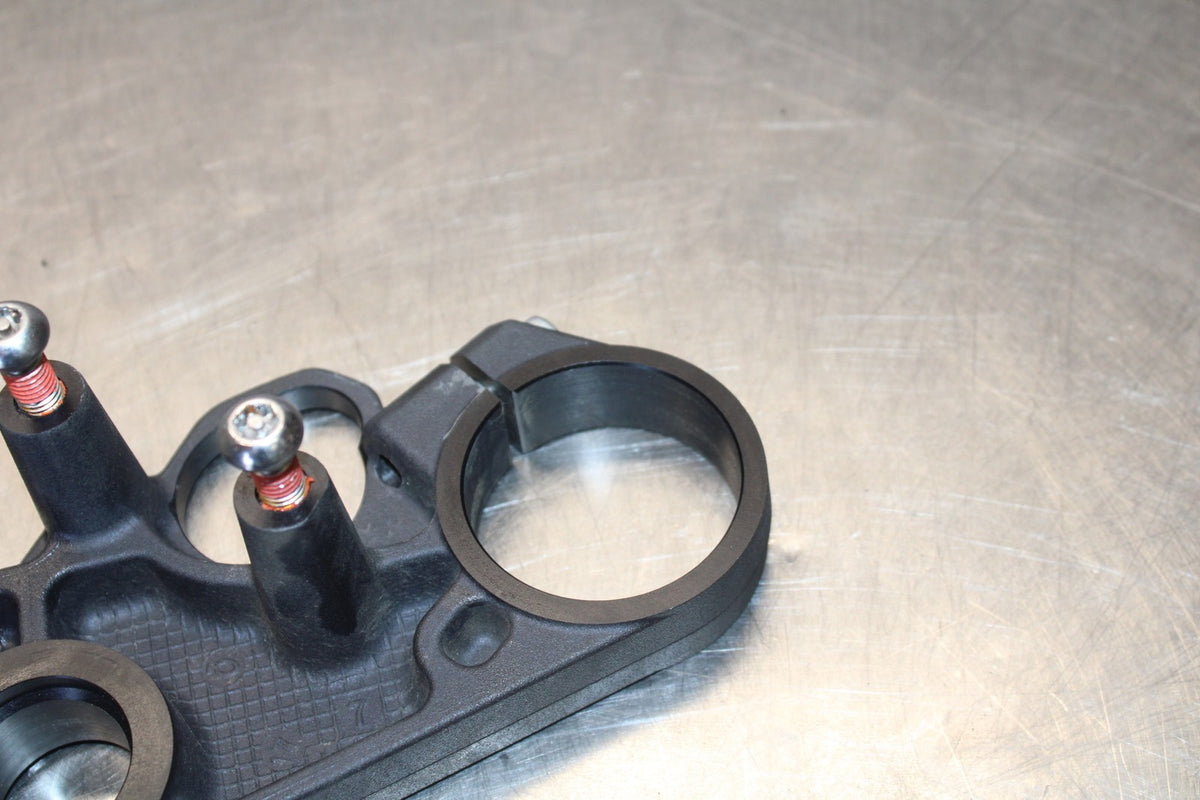 18 SUZUKI GSXR750 FORKS UPPER TRIPLE TREE CLAMP BB891
