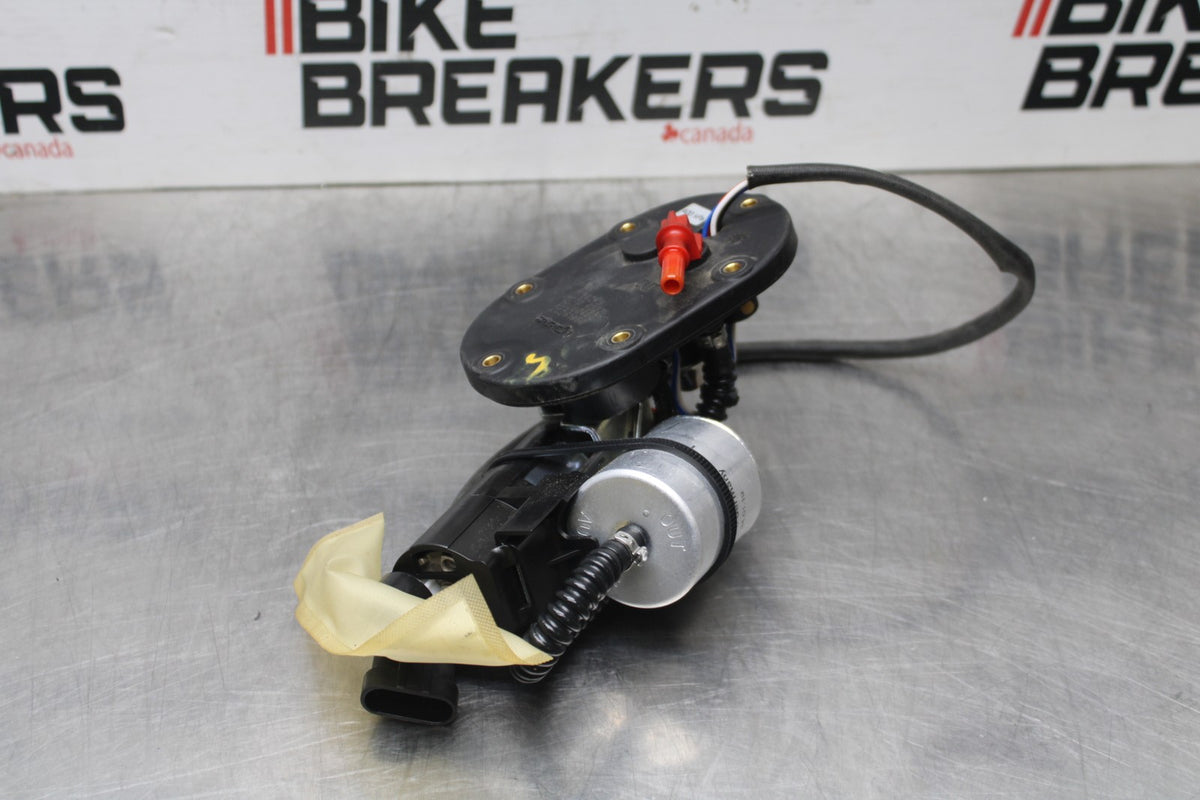 19 MOTO GUZZI V7 III FUEL PUMP GAS PETROL SENDER UNIT BB831