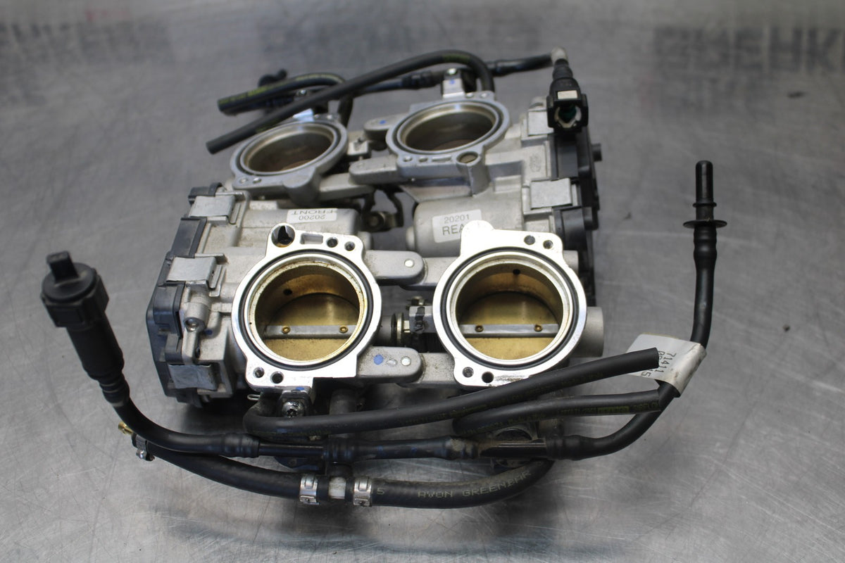 16 APRILIA TUONO V4 1100 MAIN FUEL INJECTORS / THROTTLE BODIES BB905