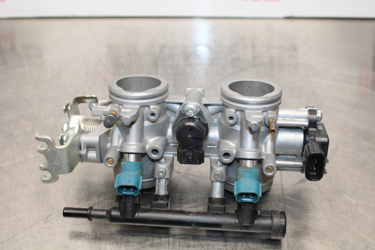 22-25 YAMAHA YZF R7 MAIN FUEL INJECTORS / THROTTLE BODIES  BB176