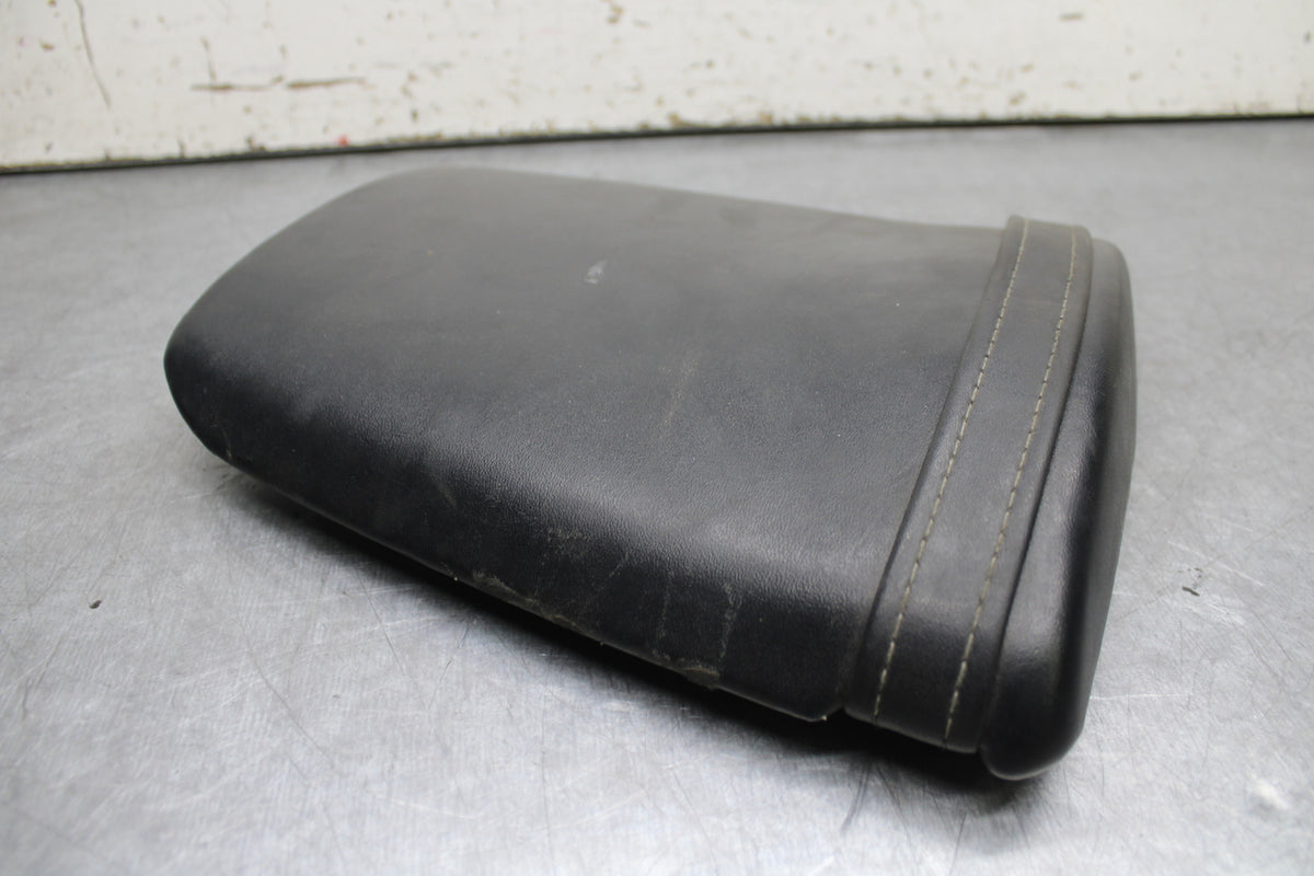 05-06 HONDA CBR600RR REAR BACK PASSENGER TANDEM SEAT PAD SADDLE PILLION BB727