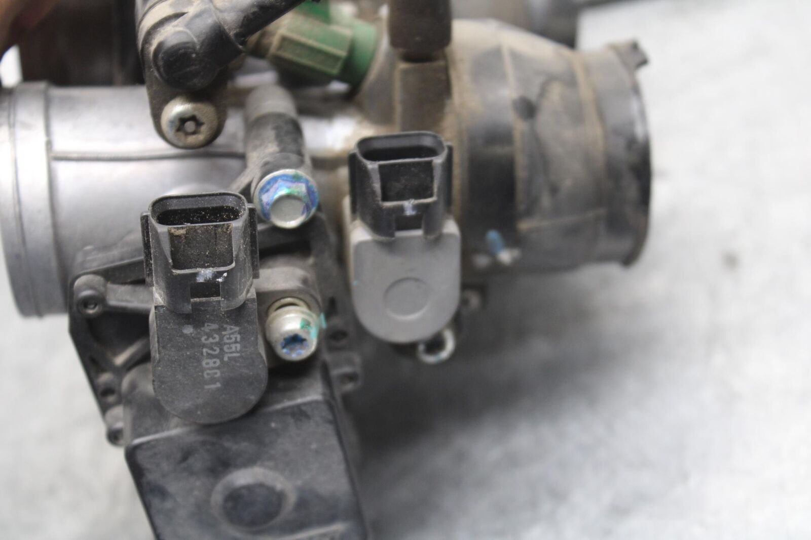 15-16 KAWASAKI EX300 MAIN FUEL INJECTORS / THROTTLE BODIES BB635