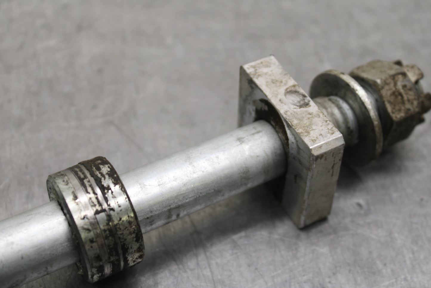 12-17 KAWASAKI NINJA 650 REAR AXLE BACK WHEEL RIM PIVOT BOLT AXEL BB129