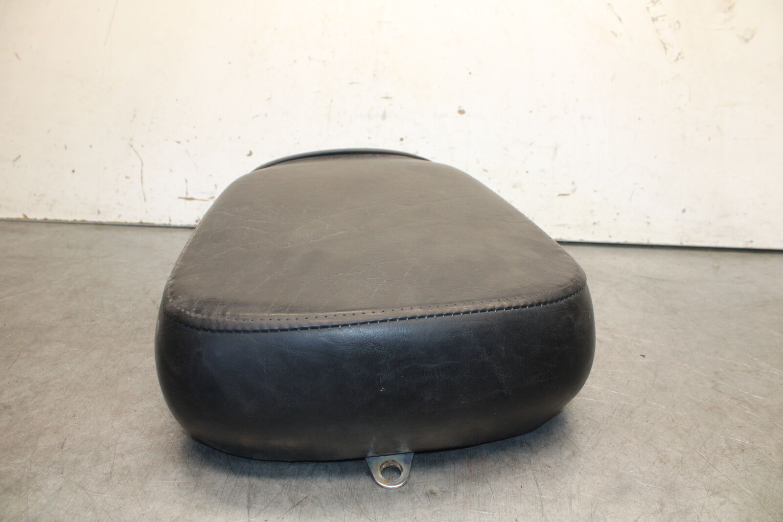 05-09 SUZUKI BOULEVARD C90 REAR DRIVERS SEAT  BB692