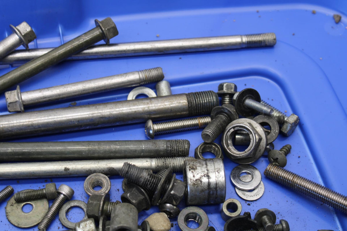 07-08 YAMAHA V STAR 1100 ENGINE MOUNTING BOLTS HARDWARE MOTOR SCREWS BB71