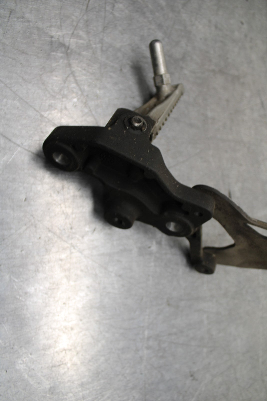 24 KAWASAKI NINJA 500 ABS LEFT REARSET REAR SET DRIVER FOOT PEG REST STOP BB744