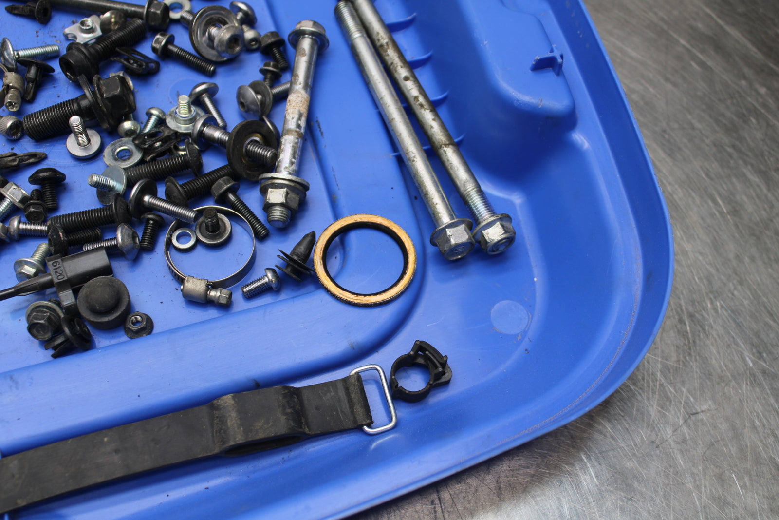 14-17 YAMAHA FZ07 MOUNTING BOLTS HARDWARE MOTOR SCREWS BB162
