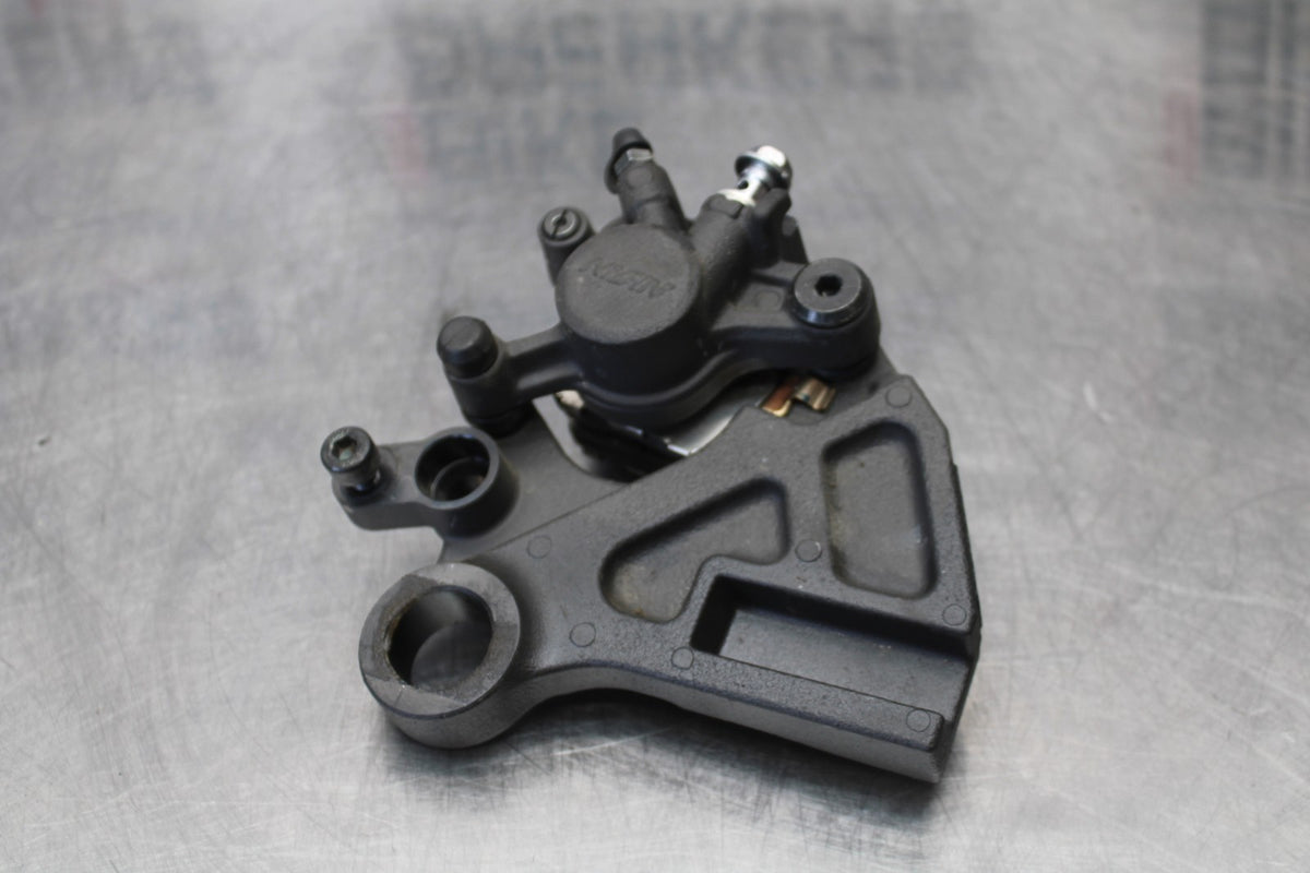 21-23 KAWASAKI NINJA ZX6R REAR BACK BRAKE CALIPER W MOUNT BRACKET BB179