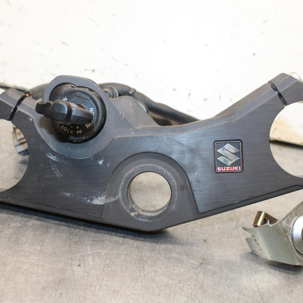 06-07 SUZUKI GSXR750 IGNITION LOCK KEY SET W/ SEAT LOCK AND TOP CLAMP BB645