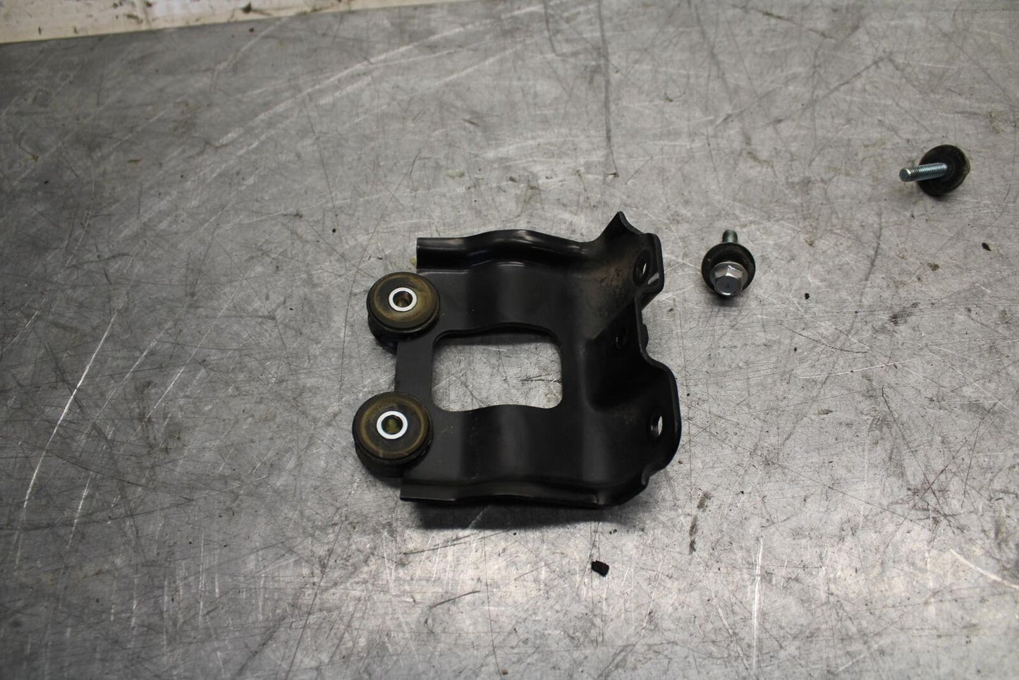 2015 Yamaha YZF R3 GAS TANK FUEL CELL PETROL RESERVOIR BRACKET MOUNT BB526
