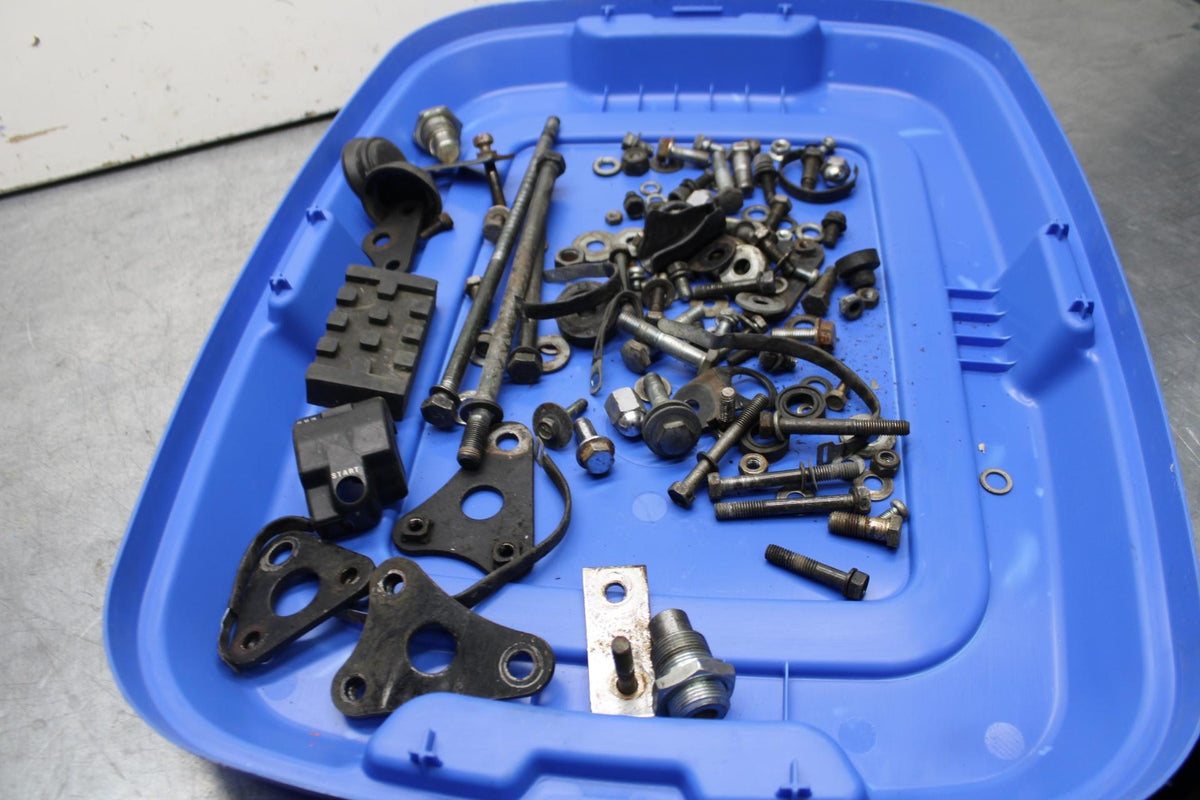 80-81 SUZUKI GS1000GL L MOUNTING BOLTS HARDWARE MOTOR SCREWS BB103
