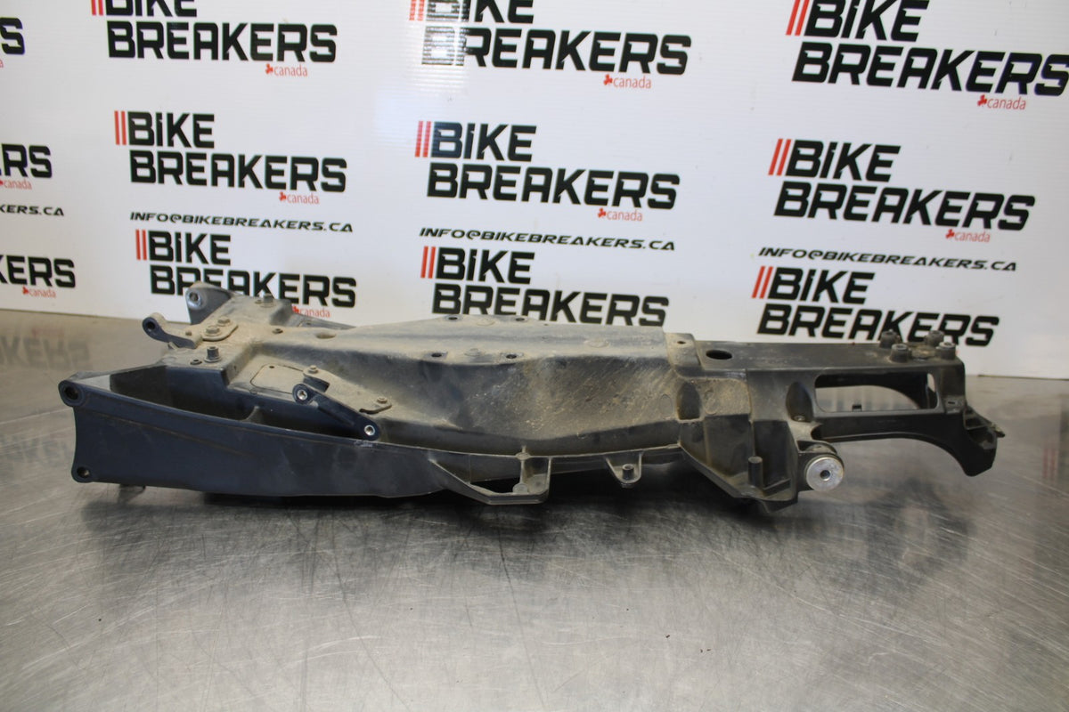 04-05 YAMAHA YZF R1 REAR SUBFRAME BACK SUB FRAME  BB173