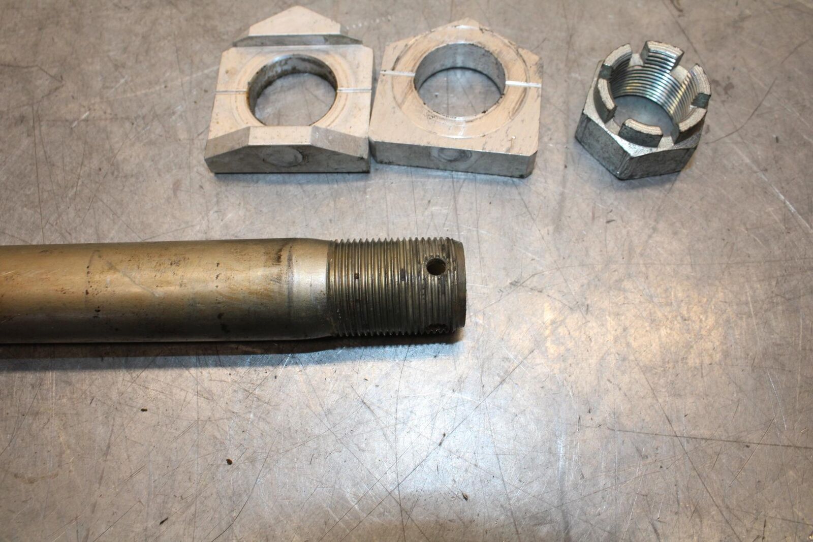 2012 Kawasaki Ninja ZX14R ZX1400E REAR AXLE BACK WHEEL RIM PIVOT BOLT AXEL BB60