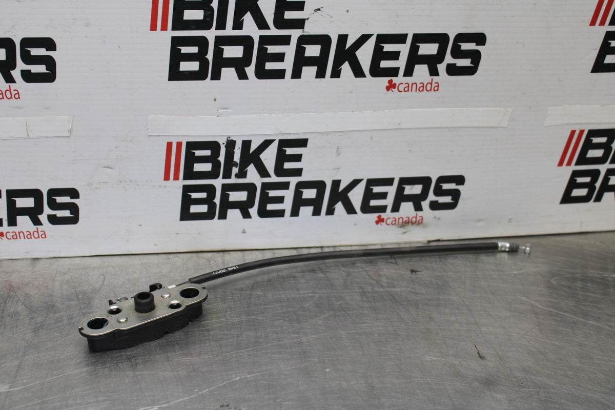 15-26 SUZUKI GSXR600 REAR PASSENGER SEAT LATCH LOCK ASSEMBLY BB888