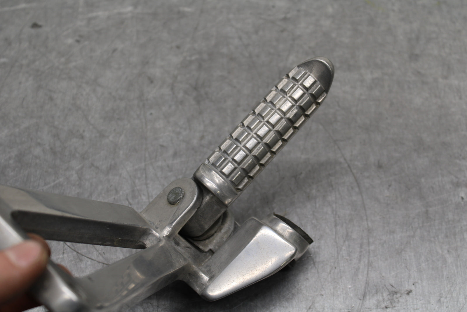 93-94 KAWASAKI NINJA ZX7R REAR BACK PASSENGER PEG SET PAIR BB122