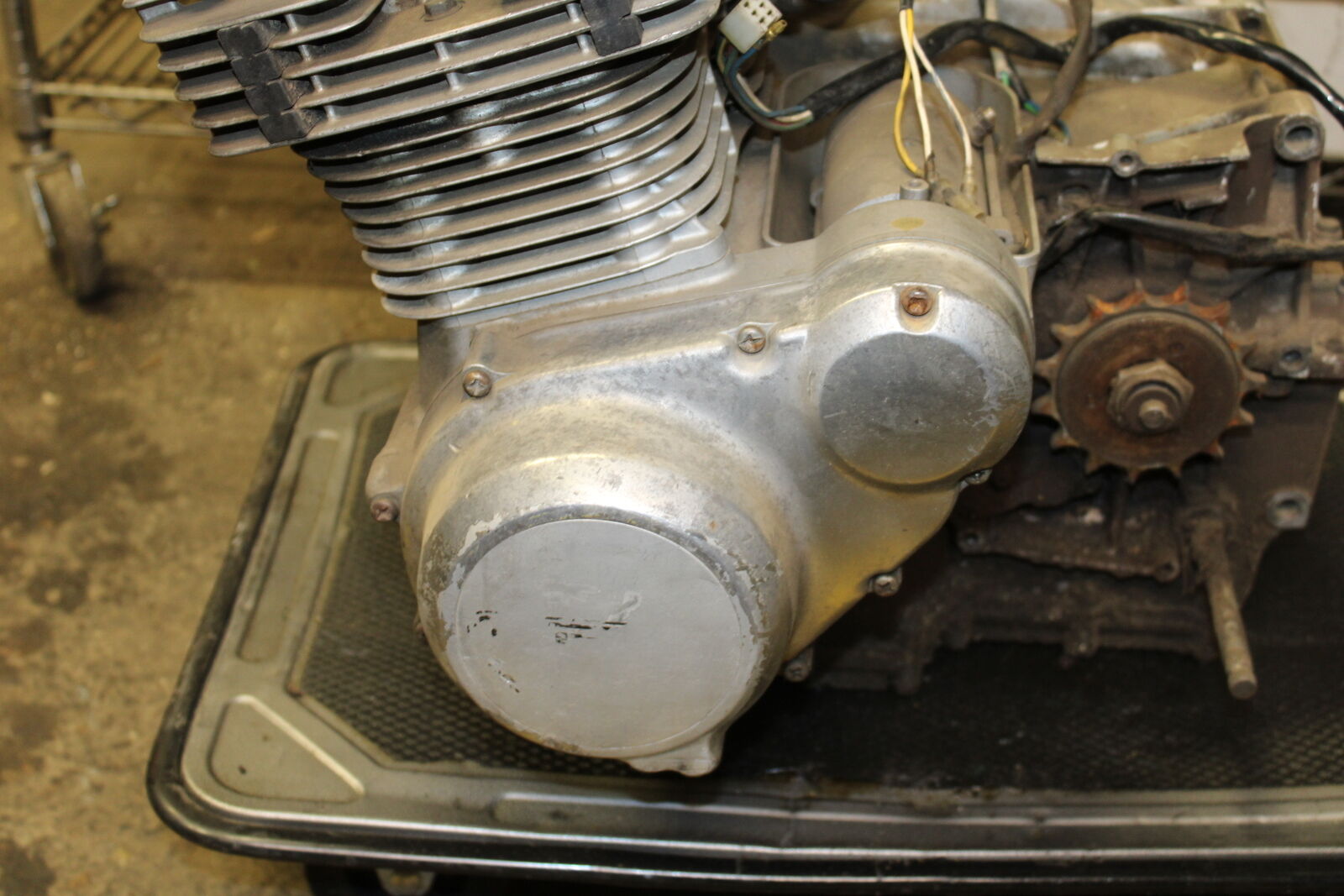 80-83 SUZUKI GS750E ENGINE MOTOR BB234