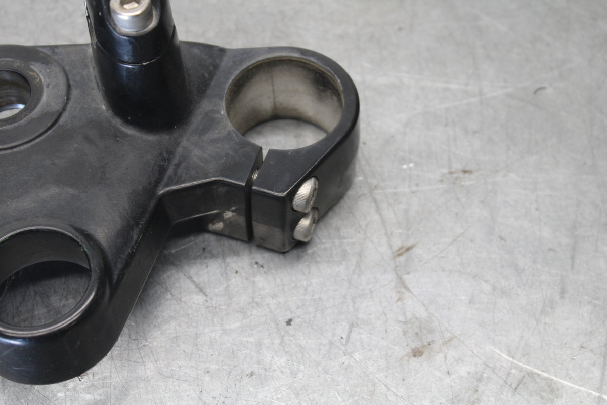01-06 TRIUMPH TIGER 955I FORKS UPPER TRIPLE TREE CLAMP  BB693