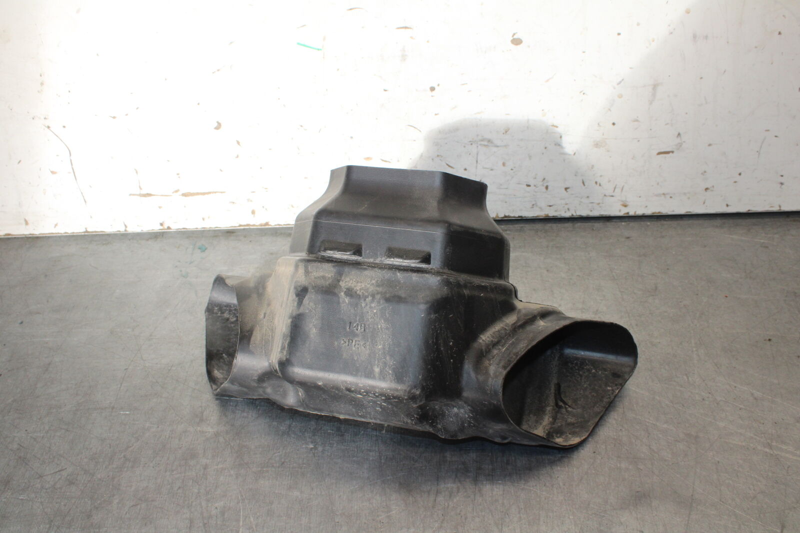 09-14 YAMAHA YZF R1 RAM AIR INTAKE TUBE DUCT BB696