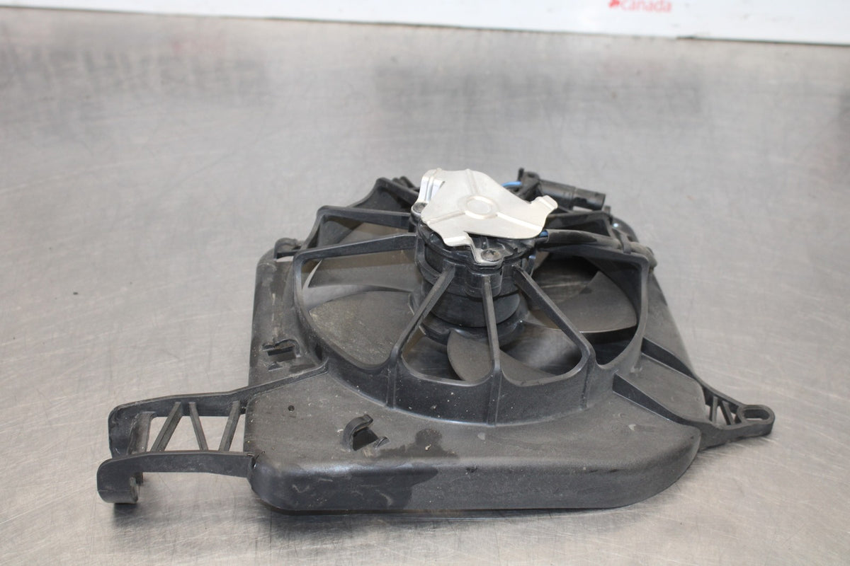 17-20 BMW S1000R ENGINE RADIATOR COOLING FAN BB909
