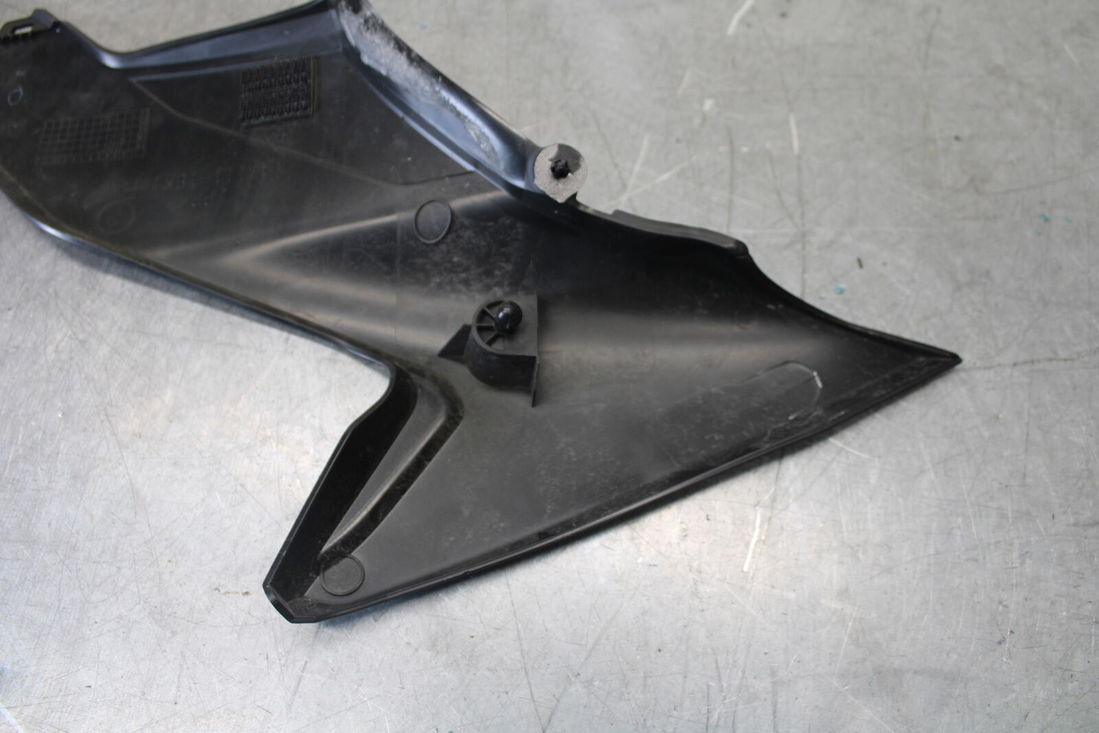 17-24 SUZUKI SV650 RIGHT GAS TANK FUEL CELL PANEL COVER TRIM COWL  BB706