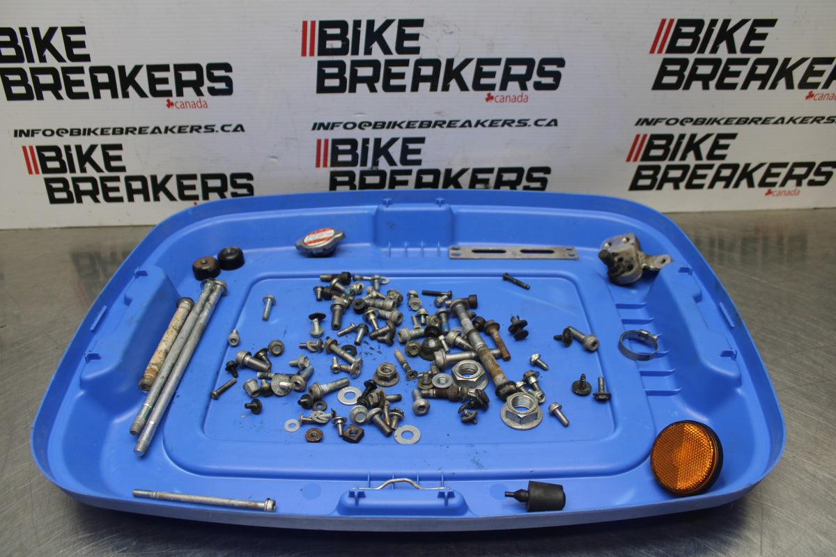 06-07 SUZUKI GSXR750 MOUNTING BOLTS HARDWARE MOTOR SCREWS BB811