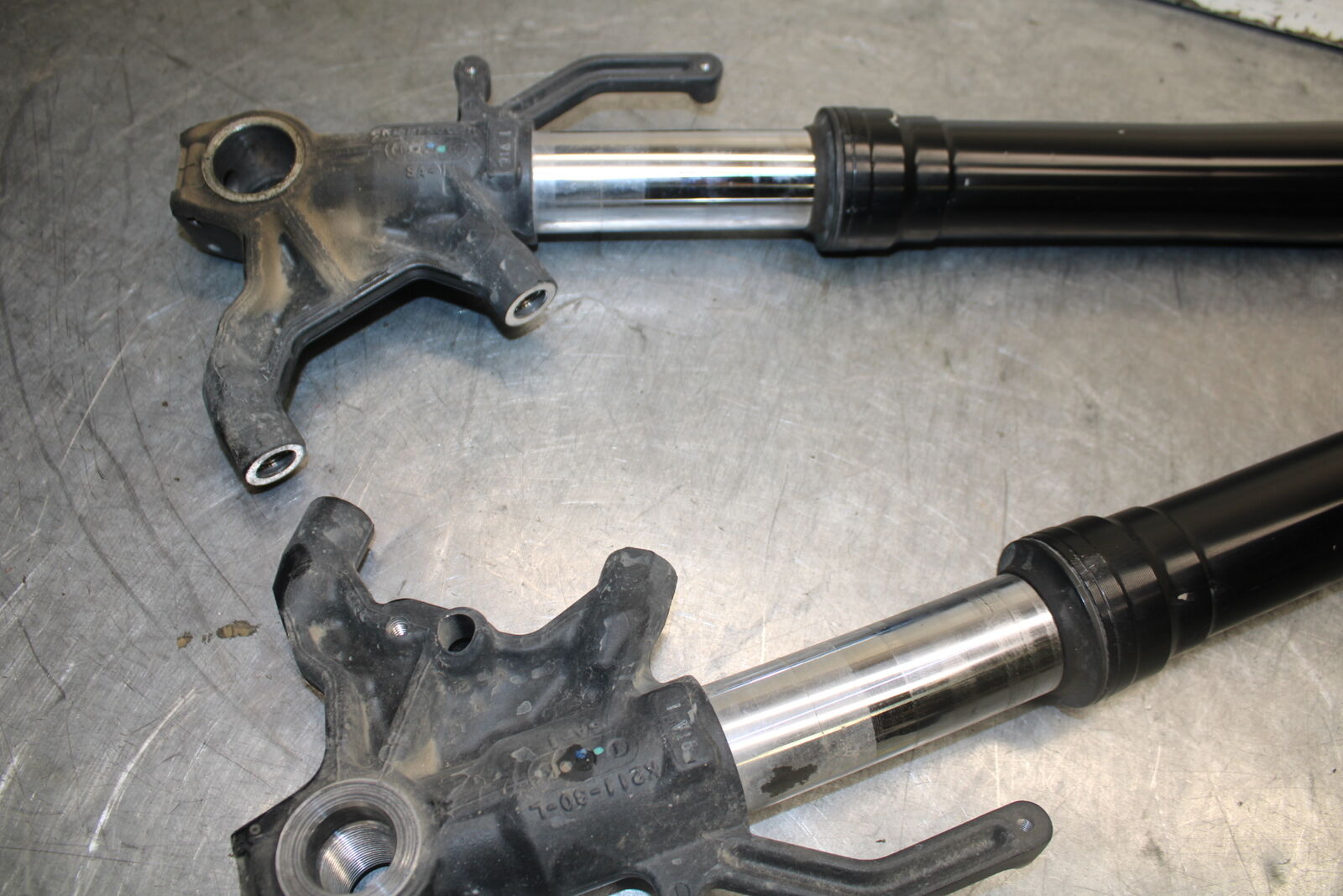 19-23 KAWASAKI NINJA ZX6R FRONT FORKS SUSPENSION SET PAIR 44071-1343-48M  BB701