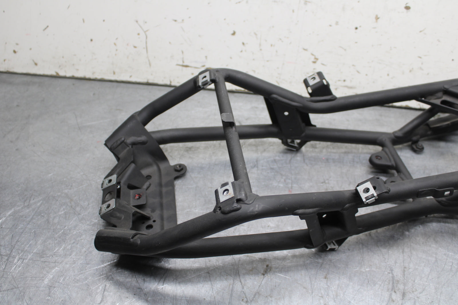 09-11 DUCATI STREETFIGHTER 1098 REAR SUBFRAME BACK SUB FRAME BB705