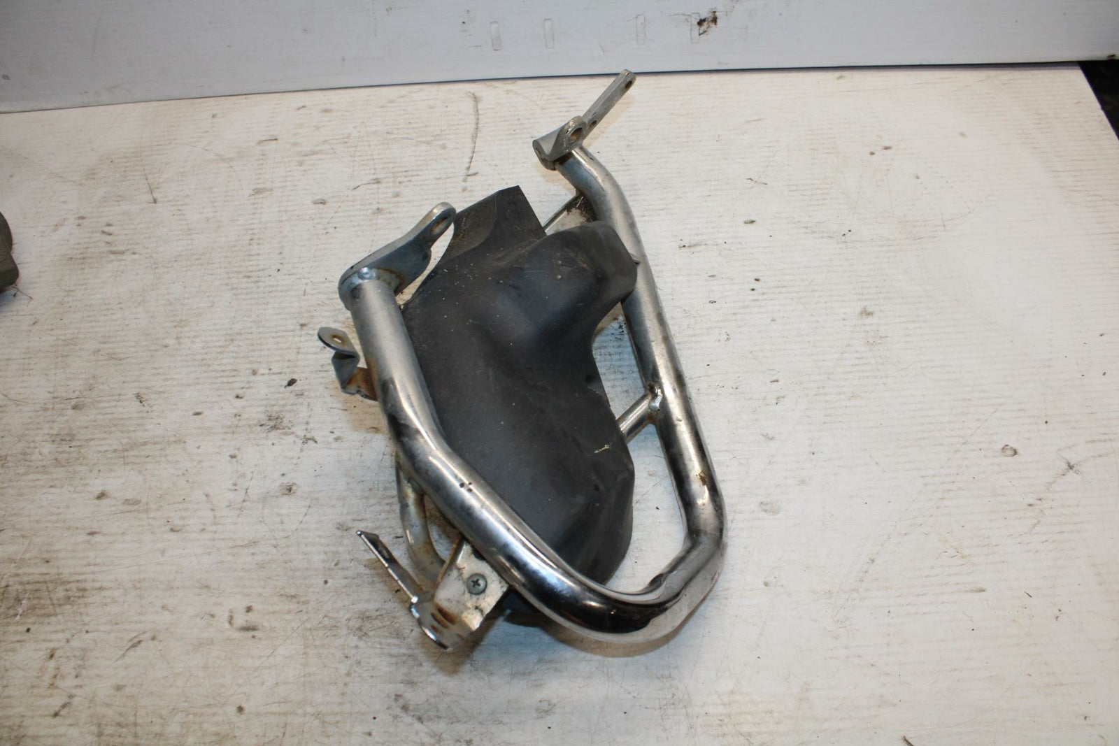 07-08 YAMAHA V STAR 1300 ENGINE MOTOR BAR CRASH BB303